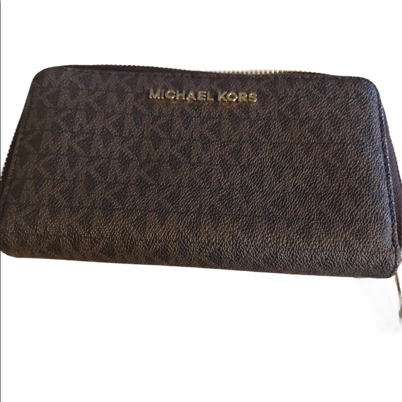Michael Kors Wallet - Picture 1 of 3